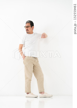 メンズビューティー　ミドルエイジ　全身 132559461