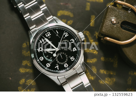 military style men wristwatch 132559623