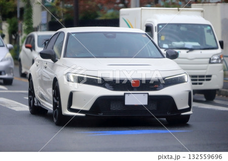 白い国産スポーツカー 白い国産スポーツカー 132559696