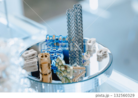 Metal Implants for Facial Surgery repair part, Medical titanium alloys for secure fractured bones 132560329