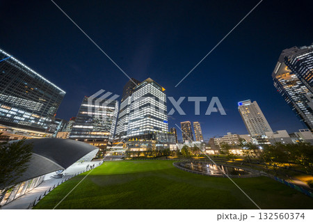 うめきたの高層ビル群　夜景 132560374