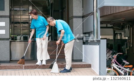 管理人　掃除　男女 132560611