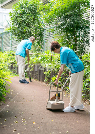 管理人　掃除　小道 132560627