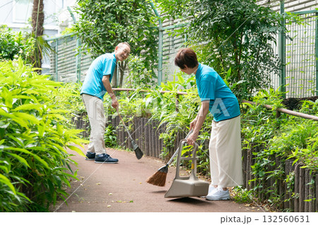 管理人　掃除　小道 132560631