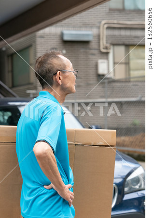 管理人　掃除　ゴミ捨て 132560656