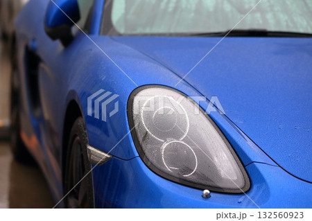 ドイツ製のスポーツカー 132560923