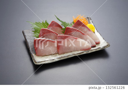 若ぶりの刺身 132561226