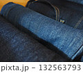ジーンズ生地の写真（中央ピント） 132563793