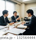 会議中のビジネスマン3 132564444