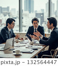 会議中のビジネスマン6 132564447