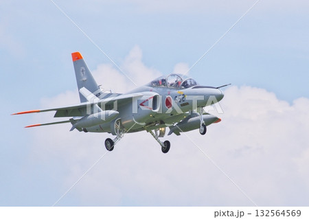 航空自衛隊 第303飛行隊のT-4 132564569