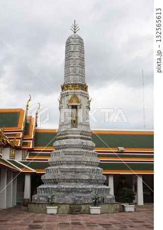 The Stupa of the temple and the pagoda in Wat Pho or Temple Pho, Wat Phra Chetuphon, Bangkok Thailand The Stupa of the temple and the pagoda in Wat Pho or Temple Pho, Wat Phra Chetuphon, Bangkok Thailand 132565613