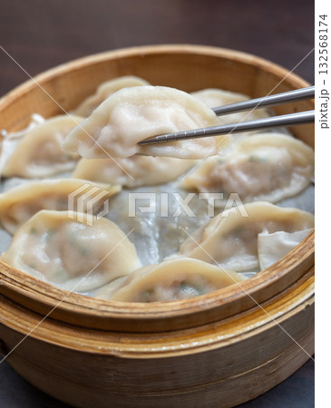 だんご 餃子 団子 132568174