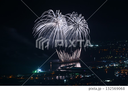 夏の夜空を彩る花火　＜焼津海上花火2025＞ 132569068