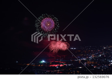 夏の夜空を彩る花火 <焼津海上花火2025> 夏の夜空を彩る花火 <焼津海上花火2025> 132569076
