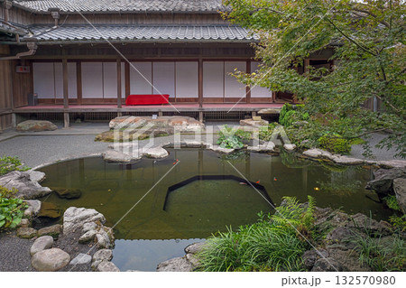 鹿児島 仙巌園 御殿の中庭 132570980