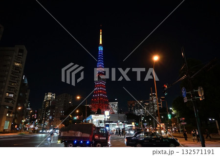 アメリカ色にライトアップされた夜の東京タワー 10月港区1969祝トランプ来日の東京タワー赤羽橋 アメリカ色にライトアップされた夜の東京タワー 10月港区1969祝トランプ来日の東京タワー赤羽橋 132571191
