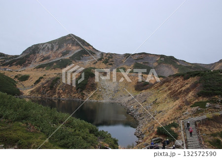 みくりが池 ※立山登山(10月下旬) ※富山県 立山町 みくりが池 ※立山登山(10月下旬) ※富山県 立山町 132572590