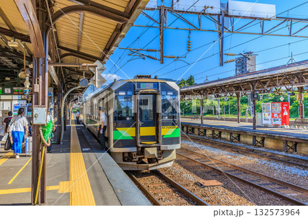 北海道　小樽市　小樽駅の4番線ホーム（裕次郎ホーム） 132573964