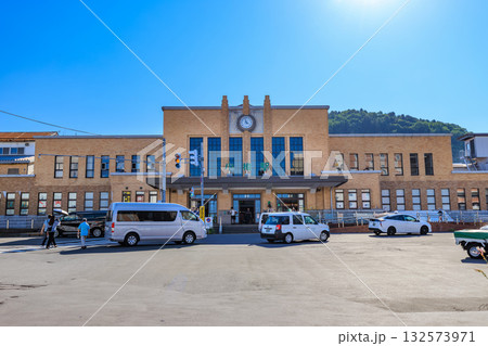 北海道　小樽市　小樽駅の駅舎 132573971