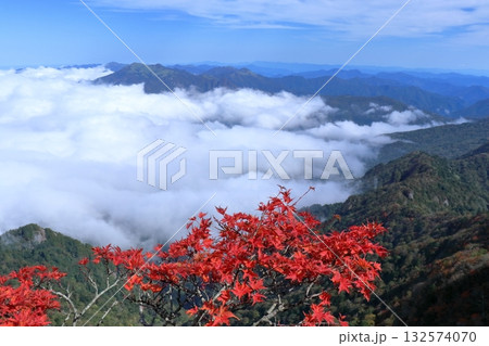 石鎚山　弥山から瓶ヶ森を眺める　（愛媛県　日本百名山） 132574070