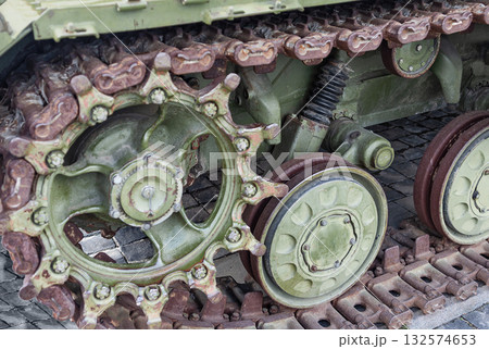 Caterpillars and undercarriage of the tank 132574653