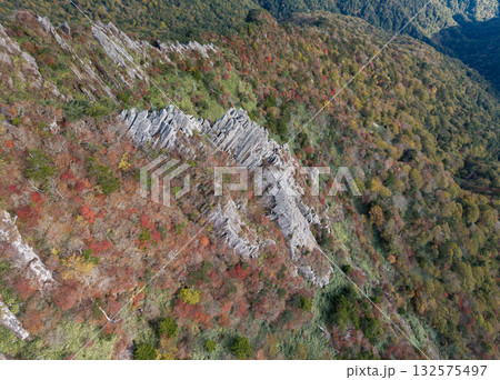 紅葉の石鎚山 墓場尾根 紅葉の石鎚山 墓場尾根 132575497