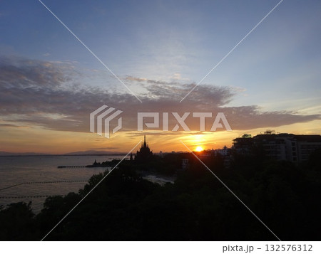 パタヤの朝日の絶景 パタヤの朝日の絶景 132576312
