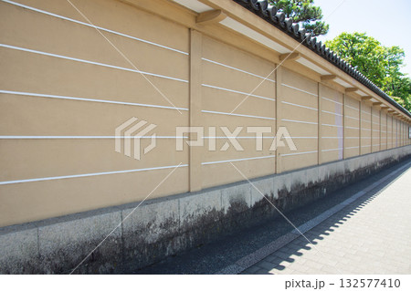寺院の外壁 132577410