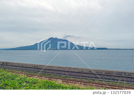 鹿児島 仙巌園から望む桜島 鹿児島 仙巌園から望む桜島 132577839