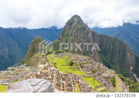 Archaeological remains of Machu Picchu located in the mountains of Cusco. 132578159