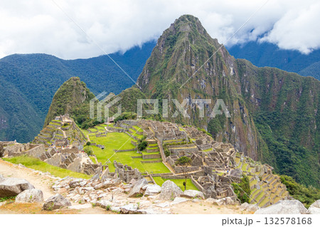 Archaeological remains of Machu Picchu located in the mountains of Cusco. 132578168