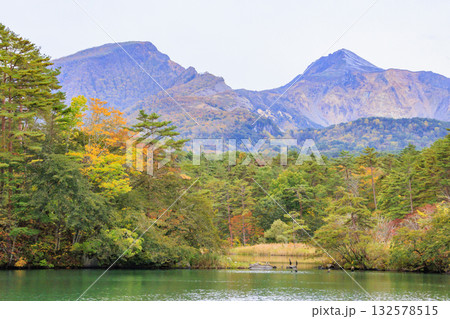 紅葉見頃な五色沼湖沼群 紅葉見頃な五色沼湖沼群 132578515