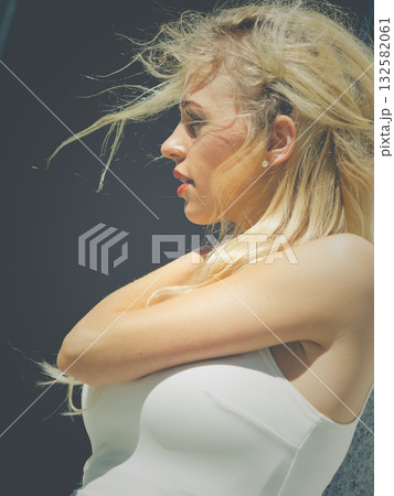 Fashionable woman in city Fashionable woman in city 132582061