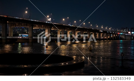 Seoul Han River bridge illuminating night cityscape 132583349