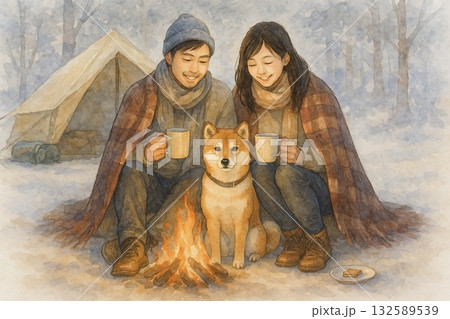 冬キャンプの焚き火でくつろぐ日本人カップルと赤柴 132589539