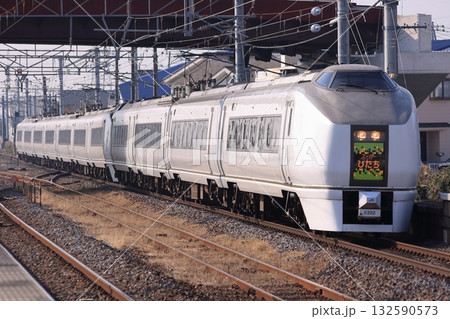 常磐線を疾走する651系の特急スーパーひたち号_2010/12/2撮影 常磐線を疾走する651系の特急スーパーひたち号_2010/12/2撮影 132590573