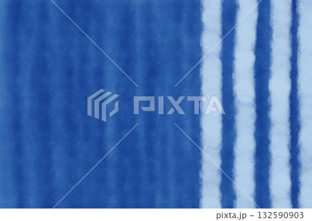 イラスト素材:インディゴブルーの背景に白と水色の縞模様 イラスト素材:インディゴブルーの背景に白と水色の縞模様 132590903