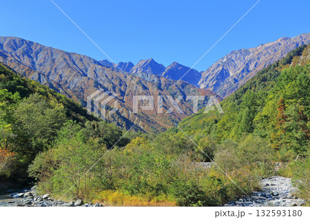 秋の北アルプス不帰ノ嶮 132593180