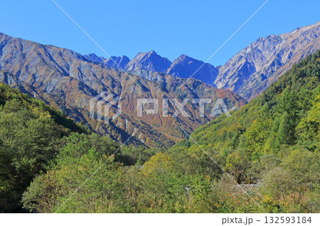 秋の北アルプス不帰ノ嶮 132593184