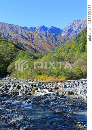 秋の北アルプス不帰ノ嶮 132593188