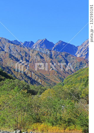 秋の北アルプス不帰ノ嶮 132593191