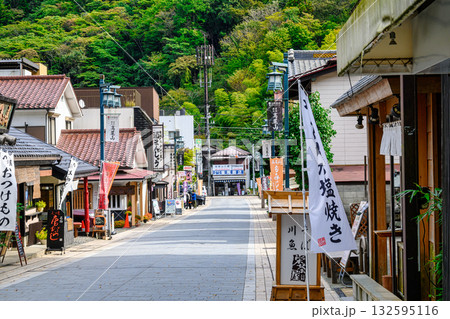 高尾山　高尾山薬王院　表参道　商店街 132595116