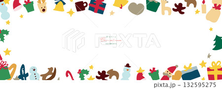 クリスマスツリーのイラスト。12月のツリーとオーナメントのセット。サンタとトナカイの飾り。 クリスマスツリーのイラスト。12月のツリーとオーナメントのセット。サンタとトナカイの飾り。 132595275