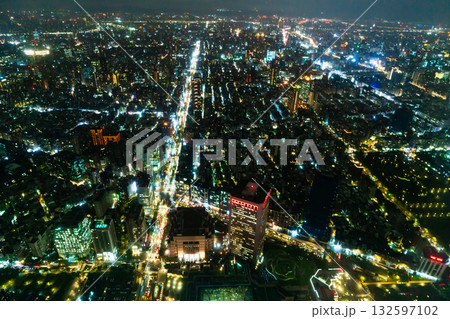台湾　台北市　台北101展望台からの夜景 132597102