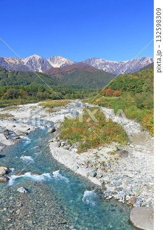 白馬大橋から望む秋の北アルプス 白馬大橋から望む秋の北アルプス 132598309