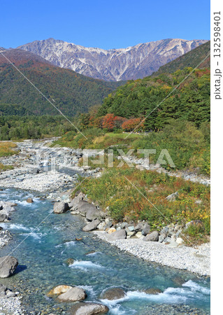 白馬大橋から望む秋の白馬岳 白馬大橋から望む秋の白馬岳 132598401