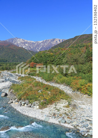白馬大橋から望む秋の白馬岳 白馬大橋から望む秋の白馬岳 132598402