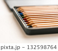 ケースに入った未使用の色鉛筆 ケースに入った未使用の色鉛筆 132598764