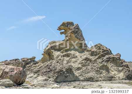 秋田県男鹿市 潮瀬崎のゴジラ岩 秋田県男鹿市 潮瀬崎のゴジラ岩 132599337
